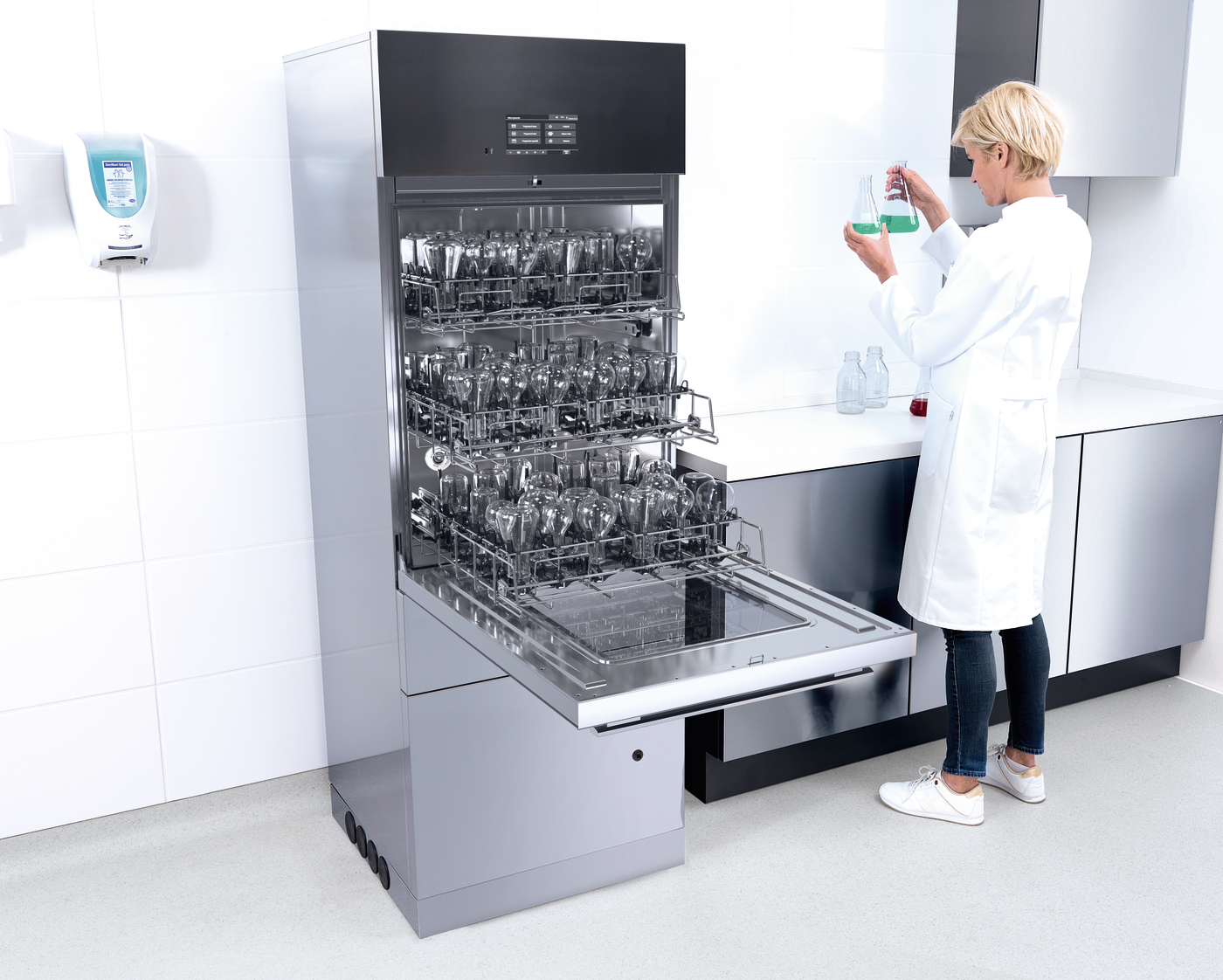 SlimLine Serisi PLW 7111 Laboratuvar yıkama ve dezenfeksiyon makinesi
